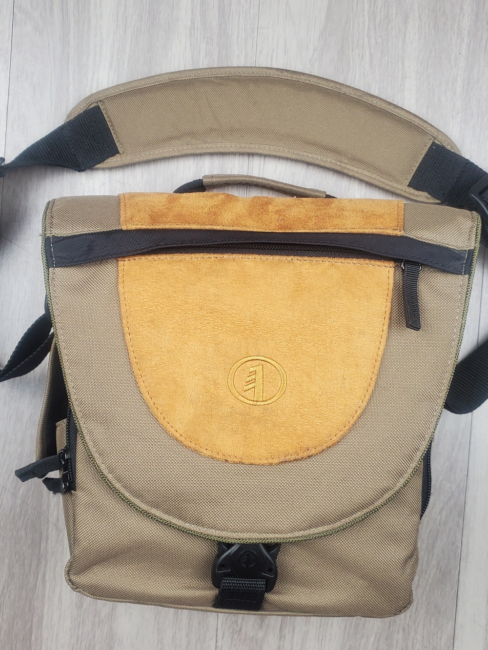 Tamrac Vintage DSLR Camera Shoulder Bag Tan Canvas Padded Dividers Case